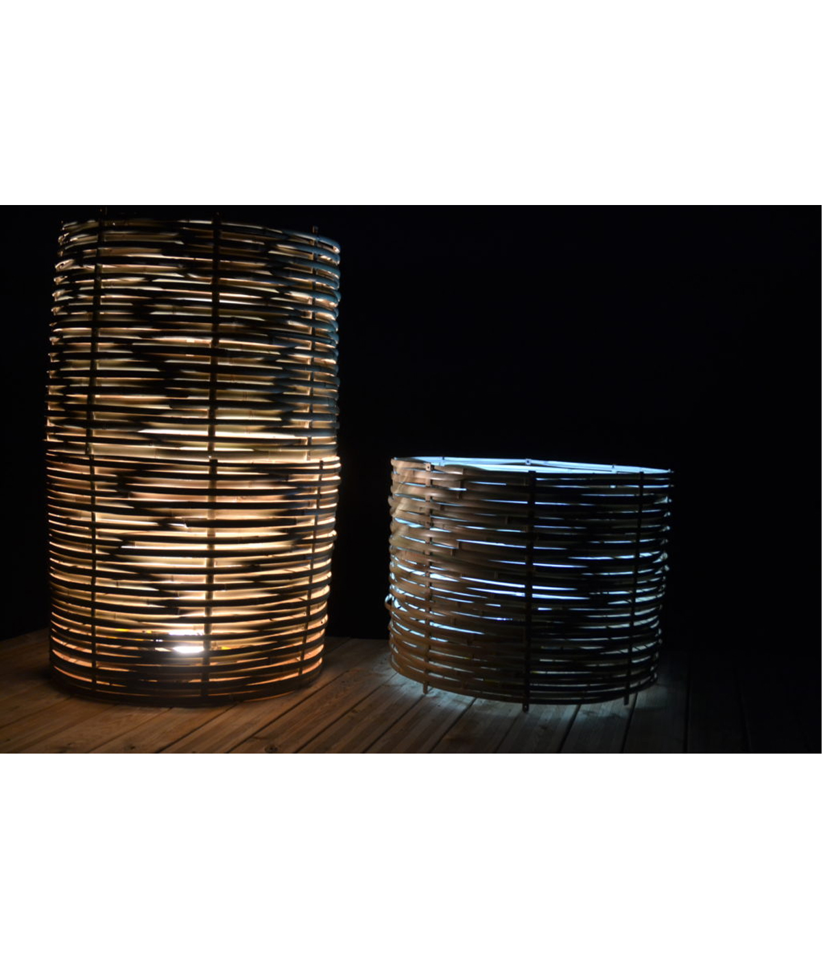 Luminaire au sol - au design cylindrique